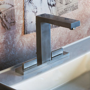 grifo mezclador para lavabo / de libre instalación / de metal cromado / de baño