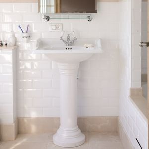 lavabo de pie / rectangular / de porcelana / clásico