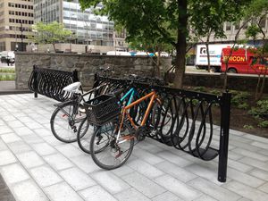 aparcabicis de aluminio / para espacio público