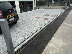 barrera de estacionamiento / de control de acceso / fija / de acero