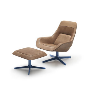 sillón moderno / de cuero / con reposapiés / giratorio