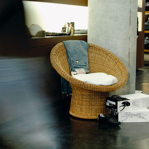 sillón moderno / de ratán / de exterior / base central
