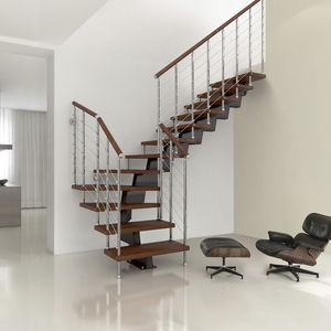 escalera en L / estructura de acero / con peldaños de madera / sin contrahuellas
