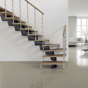escalera en L / estructura de acero / con peldaños de madera / sin contrahuellas