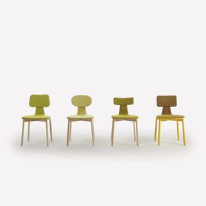 silla de diseño escandinavo / de fresno / de metal / de tela