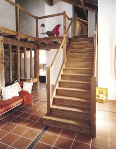 escalera recta / con peldaños de madera / estructura de madera / con contrahuella