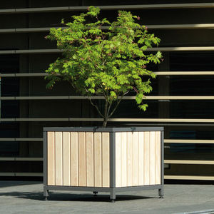 jardinera de metal / de madera / cuadrada / clásica