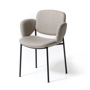 silla de restaurante de diseño escandinavo / tapizada / con reposabrazos / bistró