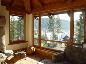 ventana basculante / de madera / con vidrio doble / de corte térmico