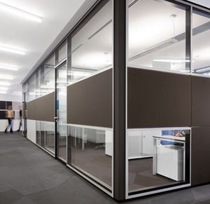 tabique amovible / acristalado / de uso profesional / para oficina