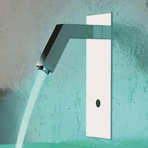 grifo para lavabo / para lavamanos / de pared / de latón cromado