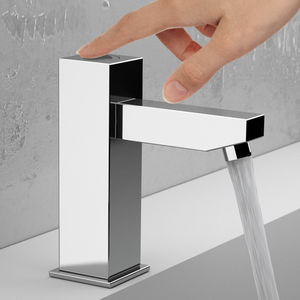 grifo para lavabo / de libre instalación / de latón cromado / electrónico