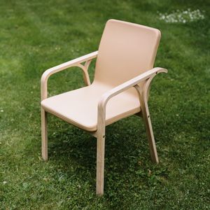 silla moderna / con reposabrazos / de haya / de roble