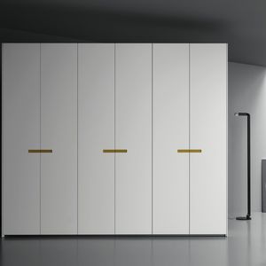 armario moderno / de madera lacada / de fresno / con puertas batientes