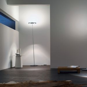 lámpara de pie / moderna / de aluminio / de acero