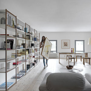biblioteca moderna / de madera maciza / de MDF lacado