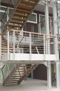 escalera recta / en L / en U / con peldaños de madera