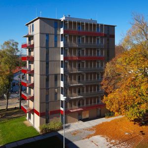 edificio prefabricado / para vivienda comunitaria / residencial / de madera maciza