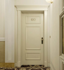 puerta de interior / abatible / de madera / acústica