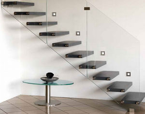 escalera recta / estructura de vidrio / con peldaños de madera / sin contrahuellas