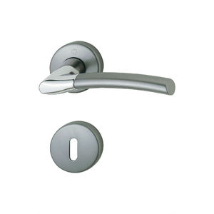 manilla de puerta / de metal / moderna / cromada