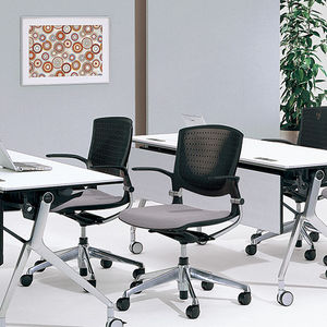 silla de oficina moderna / con ruedas / con patas en forma de estrella / con reposabrazos