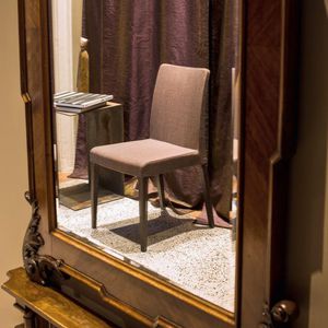 silla moderna / tapizada / ergonómica / con patas estándar
