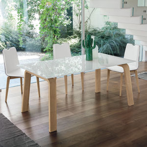 mesa de comedor moderna / de MDF / de vidrio templado / de metal pintado