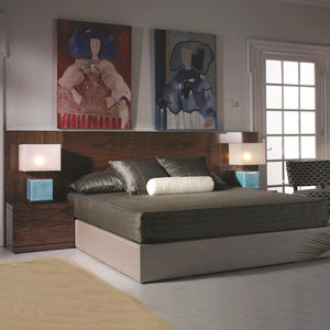 cama estándar / de matrimonio / moderna / tapizada