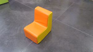 sillón bajo moderno / de espuma / infantil (unisex)