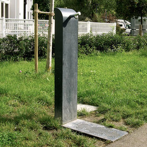 fuente pública / de acero inoxidable / moderna