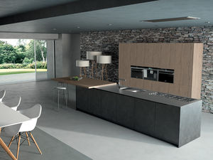 cocina moderna / de madera / con isla / lacada