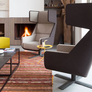 sillón moderno / de tela / giratorio / con reposabrazos