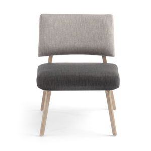sillón bajo moderno / de tejido / de cuero / de roble