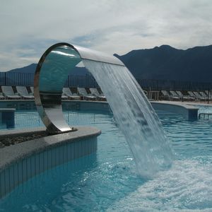 cascada para piscina