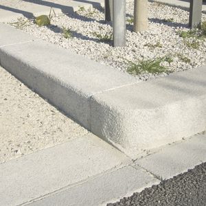 borde de acera / de piedra reconstituida / rectangular