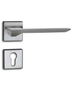 manilla de puerta / de metal / moderna / cromada