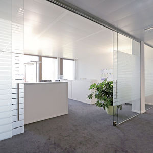 tabique corredero / de aluminio / acristalado / para oficina