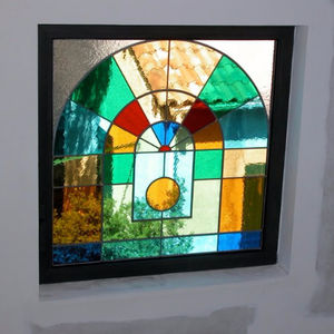 ventana oscilobatiente / de aluminio / con vitral