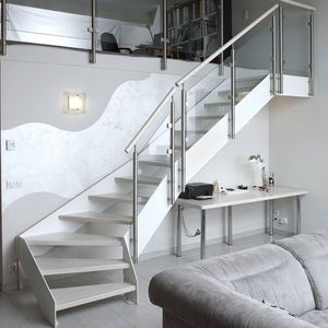 escalera en L / estructura de madera / con peldaños de madera / sin contrahuellas