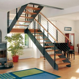 escalera en U / estructura de madera / con peldaños de madera / sin contrahuellas