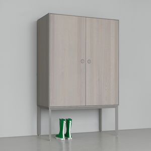 armario moderno / de madera maciza / de MDF / con puertas batientes