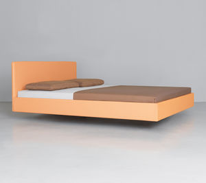 cama flotante / de matrimonio / moderna / con cabecero