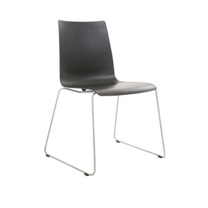 silla de visita moderna / apilable / tapizada / con reposabrazos