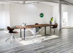 silla de visita moderna / de cuero artificial / de aluminio / giratoria