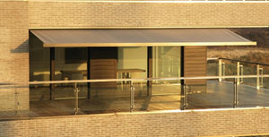 toldo con cofre / motorizado