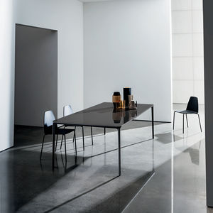 mesa de comedor moderna / de madera / de cerámica / de vidrio templado