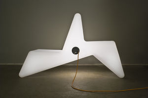silla de diseño original / con luz / reciclable / de plástico