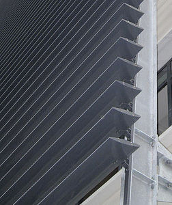 celosía con lamas de aluminio / para fachada / vertical