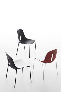 silla moderna / de metal / de poliuretano / apilable